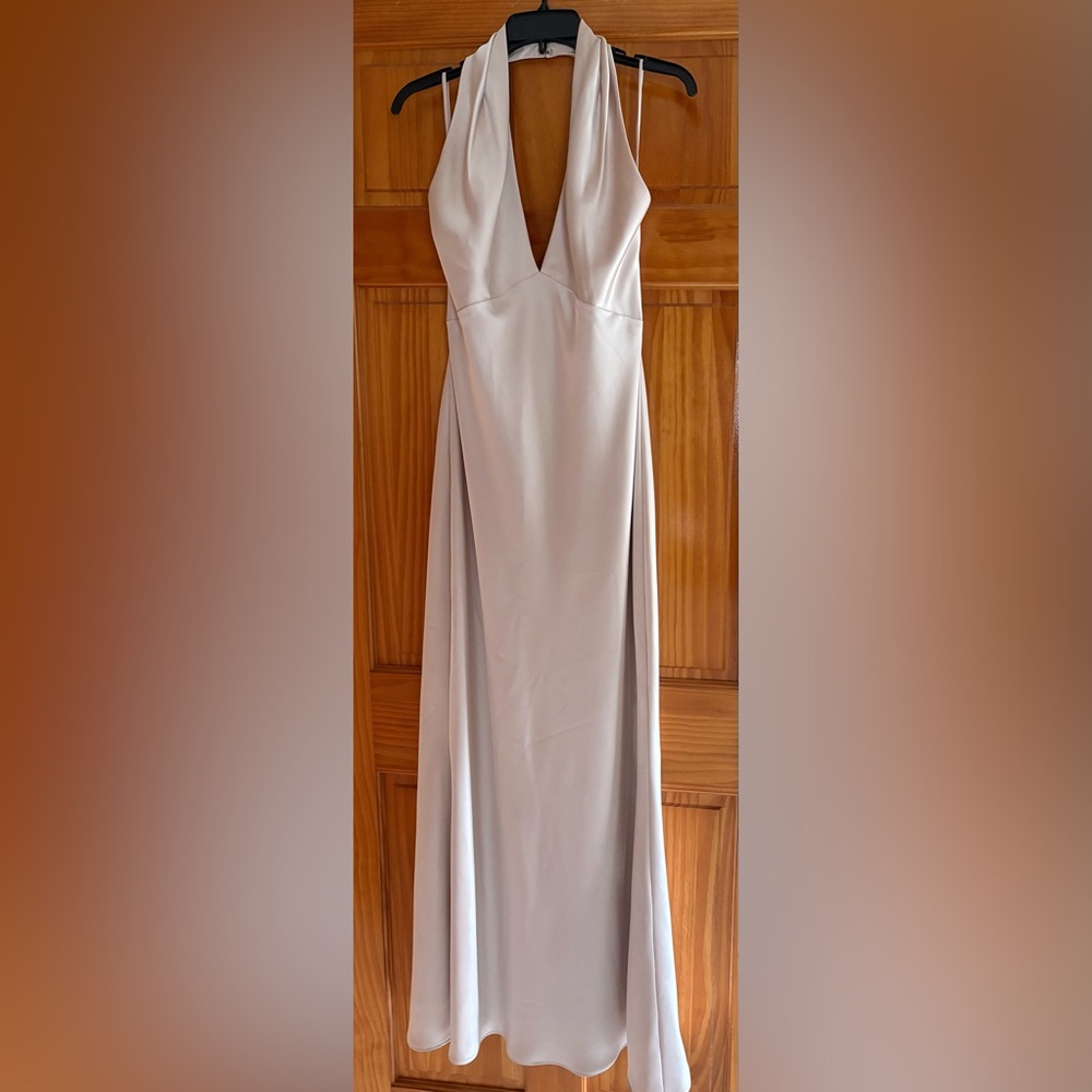 Amsale champagne Backless Gown classy absolutely beautiful